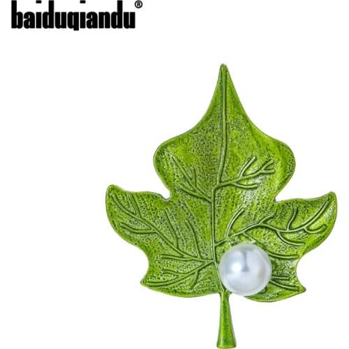 Baiduqiandu Brand New Arrival Enameled Green Maple Leaf Brooch Pins for Women Dress Hat Bags Decorative Jewelry