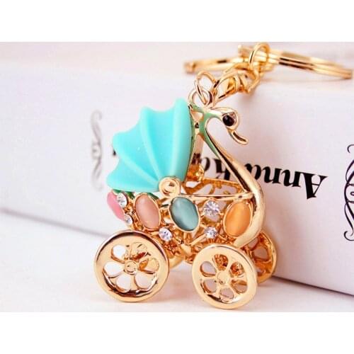 Creative Cute Baby Carriage Modeling Key Chain Swan Womens Bag Accessories Metal Pendant Key Ring Craft Small Gift