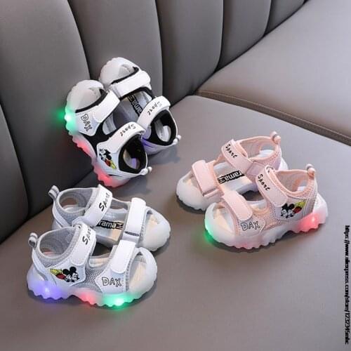 Disneys new cartoon Minnie Mickey children non-slip soft bottom girl boy Led Light Luminous Sport sandals beach shoes