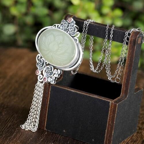 Vera Polaroid S925 Pure Silver Retro Lotus and Tian Yubaiyu Individual Liusu Lady Sweater Chain Hanging Drop