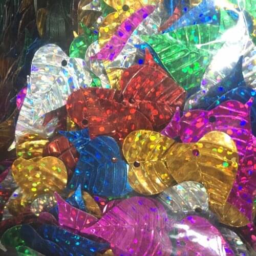 300pcs15*20mm Laser/Holographic Christmas Heart Leaves PVC Paillettes Loose Sequins Craft for Garments Sewing ,Scrapbook DIY