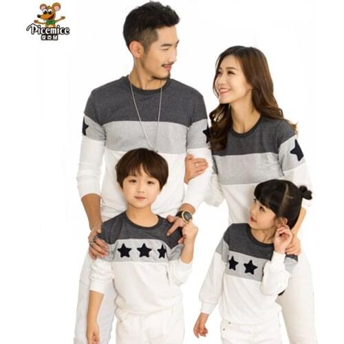Family Clothing Embroidery Star Cotton T shirt Family Look Fashion Mother Father Baby boy girl clothes Family Matching Outfits