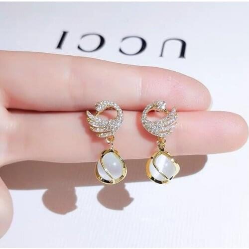 925 Silver Needle Swan Cats Eye Stone Earrings Advanced Sense New Fashion Earrings Feminine Temperament Simple Earrings