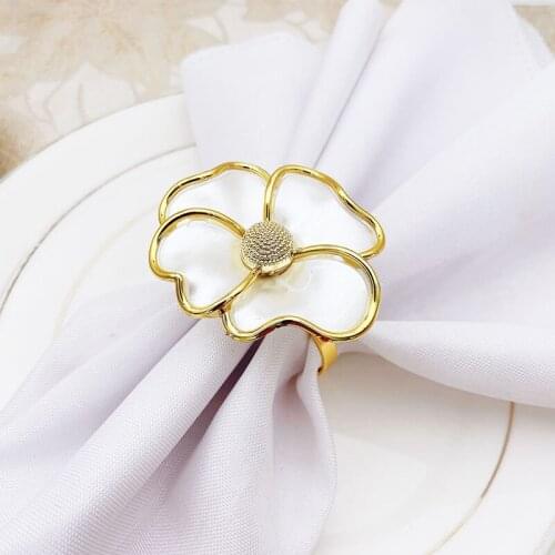 10pcs/lot White flower napkin ring metal napkin buckle wedding holiday party table creative decoration napkin ring