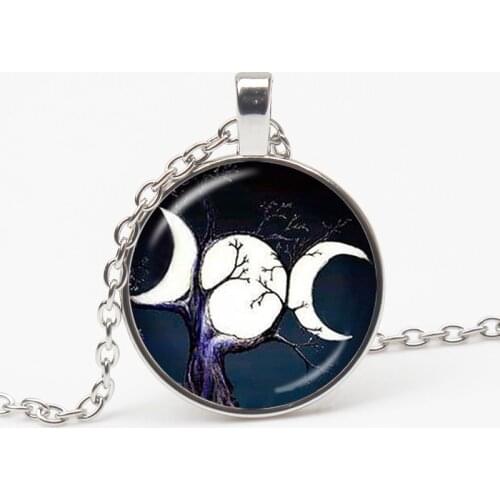 New Triple Moon Goddess Witchcraft Pentagram Magic Amulet Necklace Amulet Woman Moon Necklace Retro Jewelry Gift Family Amulet