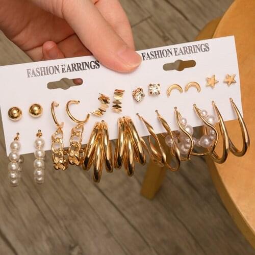 New Fashion Pearl Hoop Gold Vintage Metal Circle Hanging Earrings For Women Geometric Round Drop Earrings 2021 Trend Jewelry Set