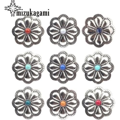 3pcs/lot 30MM Retro Silver Zinc Alloy Charms Daisy Flowers Round Decorative Concho Button Charms For DIY Jewelry Accessories