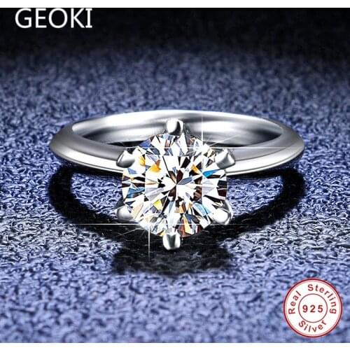 Geoki 925 Sterling Silver 3 Ct Past Diamond Test Round Perfect Cut Sparling D Color VVS1 Moissanite Ring Luxury Wedding Jewelry