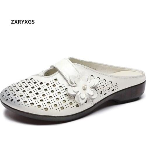 2021 New Round Toe Flowers Hollow Hole Shoes Woman Genuine Leather Slippers Flat Sandals Soft Sole Comfortable Slipper Sandals
