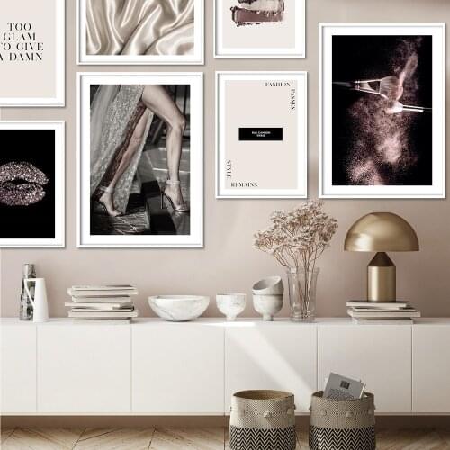 Fashion Sexy Woman Poster Print Lipstick Lips Canvas Painting Bling Dress Up Silk Picture Modern Wall Art Bathroom Home Decor