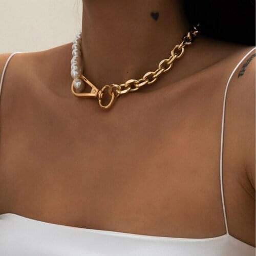 Vintage Imitation Pearl Lock Chains Necklace 2021 Goth Asymmetrical Pearl Metal Choker Necklace for Women Punk Fashion Jewelry