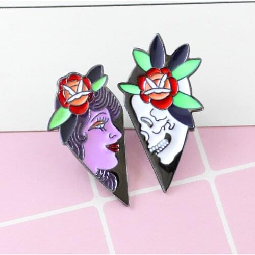 RNG 2pcs / set Lovers Pin Broken heart Best Friends Pins Set Brooch bag Denim Lapel Coat Buckle Badge Jewelry For friend and