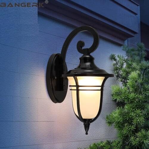 European Vintage Wall Lamp Outdoor Waterproof LED Porch Lights Wall Sconce Aluminum Glass Garden Balcony Aisle Decor Lighting