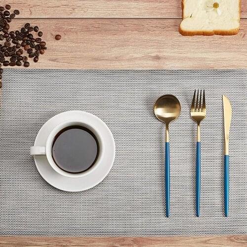 4Pcs Heat Resistant Placemat Non Slip Wipeable Holiday Dinner Table Mat Decor