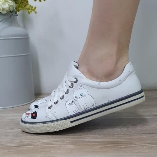 NEW SEASON WHITE CAT PATTERN SPECIAL DESIGN WOMEN SNEAKERS 2021