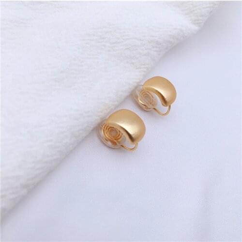 Retro Hong Kong style matte texture Earrings French earrings do not hurt earrings women