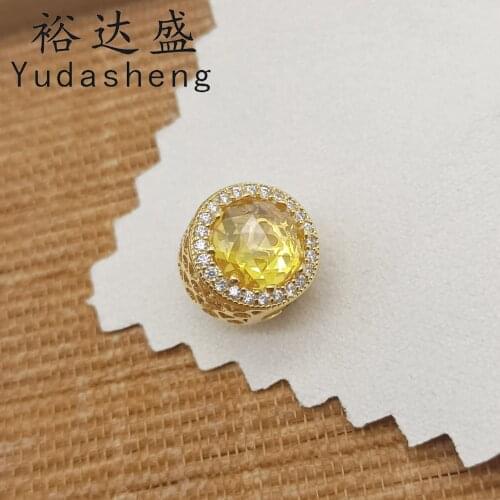 Fashion Jewelry Yellow Sparkling Charm Beaded Hollow Heart on The Side Inlaid with Glittering Cubic Zirconia