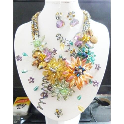 Superb design Natural Crystal Flower Necklace 20"