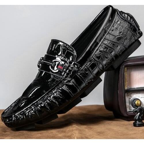 Mens leather crocodile pattern shiny beanie shoes, comfortable soft-soled driving shoes, fashionable casual mens leather shoes