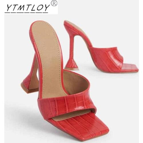 Fashion Design Square Head Pleated Leather Muller Slippers Ladies 2022 New Summer Sandals Ladies Stilettos Party Shoes
