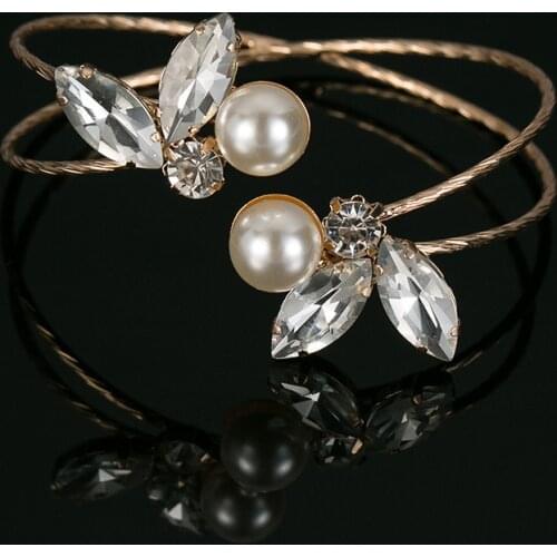 The new exquisitely inlaid crystal pearl open bracelet female simple style personality ladies bracelet bridal jewelry bracelet