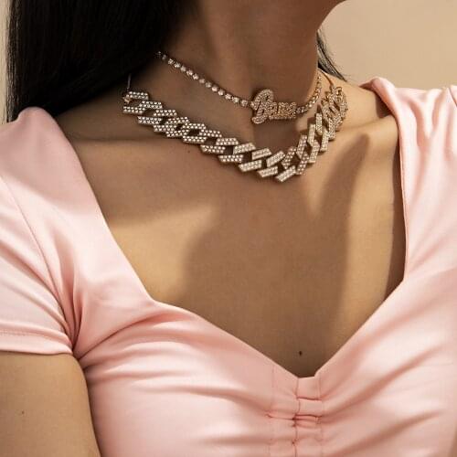 Womens Jewelry Simple and Generous Cuban Buckle Chain Chain Necklace Personalized Fashion Diamond Letter Necklace Party Gift