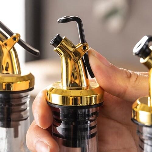Plastic Oil Bottle Stopper Lock Plug Seal Leak-proof Nozzle Sprayer Liquor Dispenser Wine Pourer Kitchen Bar Tool