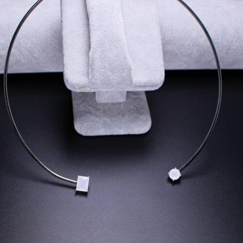 Newranos Chokers On The Neck