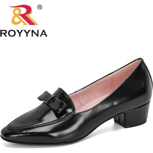 ROYYNA 2020 New Classics Popular Bowknot Shiny Block Chunky Low Heels Single Shoes Woman Round Toe Pumps Ladies Zapato Mujer