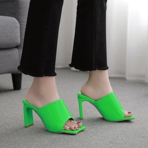 2021 New Summer Women Mules Slippers Fashion Patent Leather High Heels Shoes Sexy Peep Toe Green White Sandals Slides New
