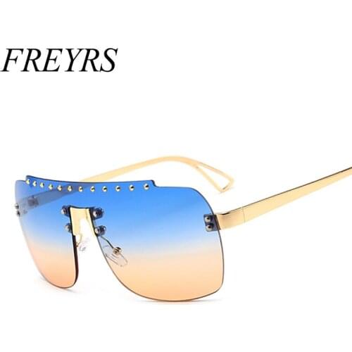 Sexy Oversized Sunglasses Women New Designer Big Frame Rivet Mirror Sun Glasses Shades Men Windproof Eyewear 5188F