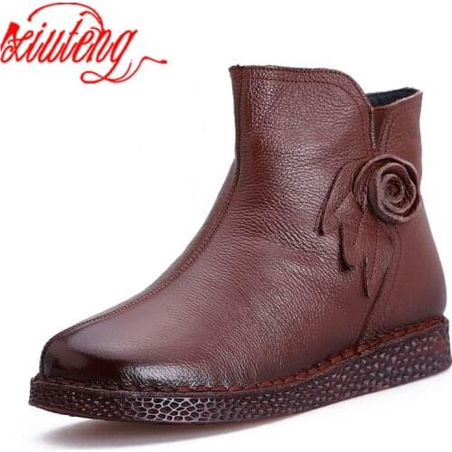 Xiuteng 2020 Women Snow Boots Winter Flat Heels Ankle Boots Women Warm Platform Shoes Leather Thick Fur Booties With Flower
