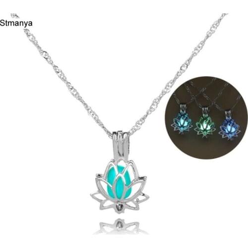 Cutest Flower Necklace Glow in the Dark 3 Color Luminous Jewelry Charm Choker Vintage Pendants & Necklaces Women Best Gift N1189