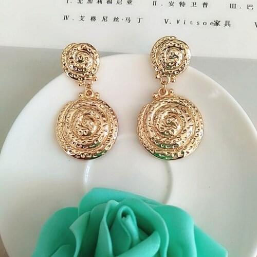 Earings Fashion Jewelry 2021 Simple Earrings Round Gold Stud Earrings Women Ladies Metal Trendy Aretes Femme Mujer Cute Earrings