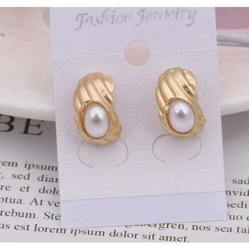 2020 Earrings for Women Pearl Korea Design Metal Gold Geometric Exaggerated Irregular Circle Pearl Stud Earrings Girl Jewelry