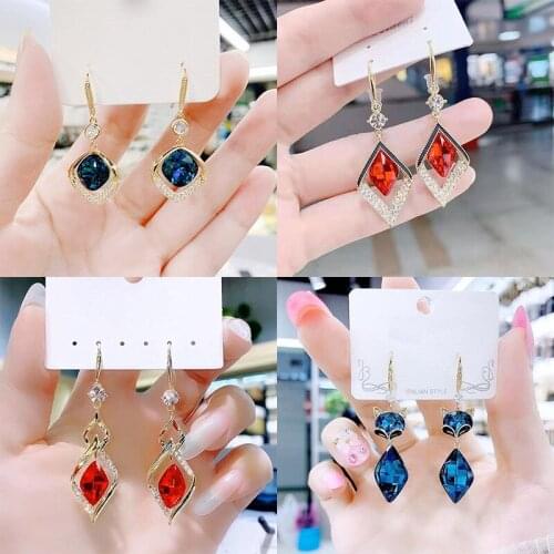 Exquisite Fashion Crystal Pendant Earrings 2021 Trend Geometry Prismatic Mosaic Rhinestone Earrings Woman Bijoux