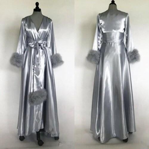 2020 Silk Wedding Nightgowns with Fur Long Sleeve Party Sleepwear Robes Custom Made Bridal Bathrobes