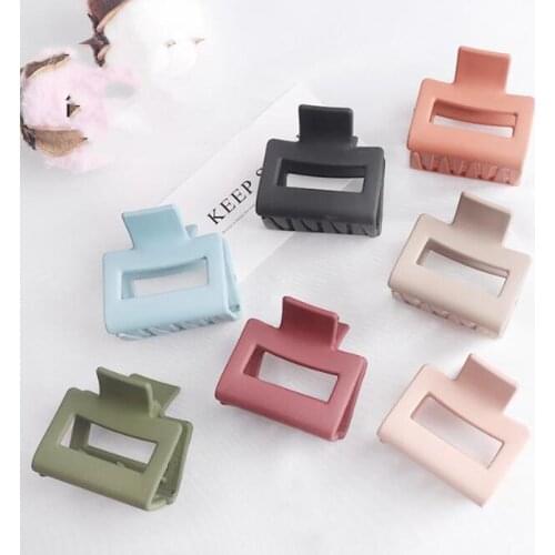 Korean Style Fashion Women Girls Acrylic Hair Claws Hair Clips Headwear Geometric Women Hair Accessories Ornament Hollow