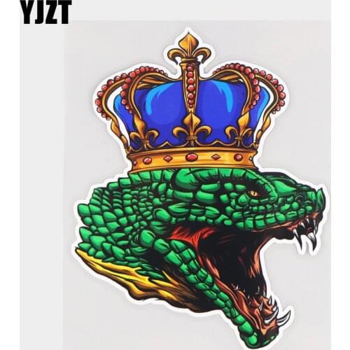 YJZT 13.4×16.7CM Green Snake With A Crown Funny Windshield Decals Personality Cartoon Car Stickers 21A-0792