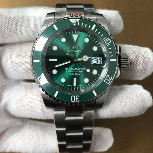 Watch 40mm Japanese NH35 Automatic Movement Sapphire Glass 316L Stainless Steel Case Green Dial Bracelet Green Luminous Assembly