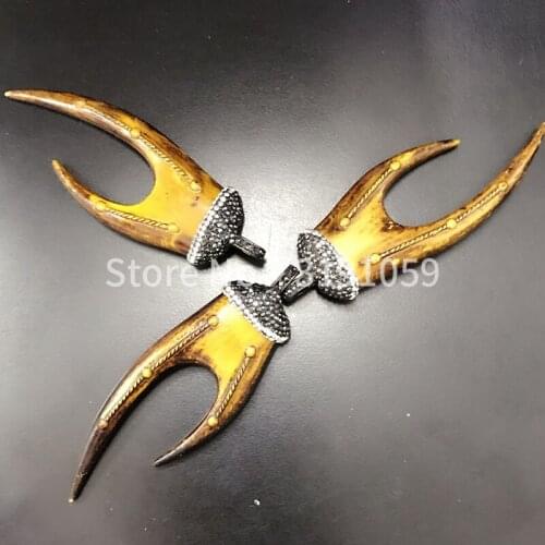 The unique yellow resin Jacques titras has been used to make a bag of 5 about 98 grams of the charm of a woman
