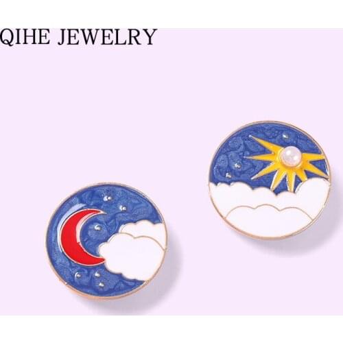 Pearl Sun Moon Enamel Pin Cute Round Brooches for Women Fashion Backpacks Clothes Lapel Pins Badge Metal Jewelry Gift Wholesale
