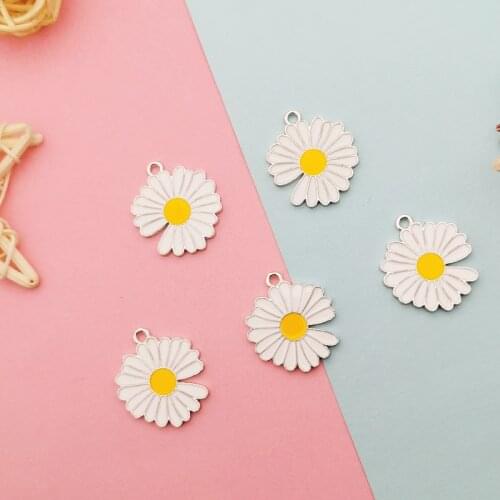 10pcs/bag Daisy Charm Pendants Double Face Oil Drop Sun Flower Enamle Charms White K Metal Earring DIY Fashion Jewelry Accessory