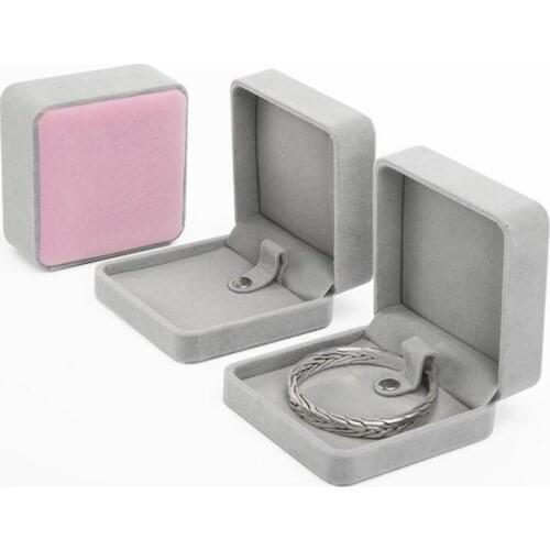 100pcs/lot 9x9x4cm Pink-grey Square Velvet Bracelet Box Button Design Bracelet Display Jewelry Carryiny Case Storage Gift Box