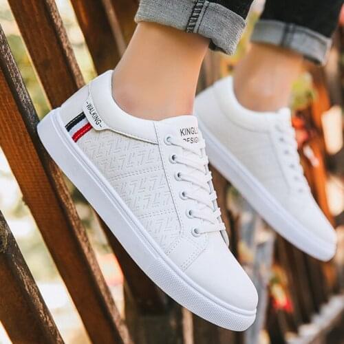 Men Sneakers Soft Leather Casual Shoes Flat Fashion Brand Sneakers Mens White Shoes Men Loafers Men Fashion Shoes