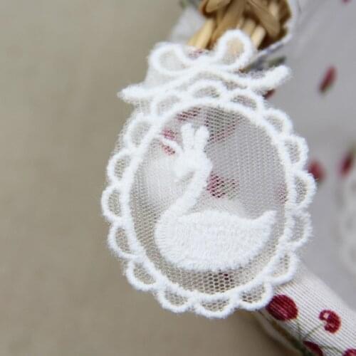 20 pcs Good Quality Child Clothes Off White Machine Embroidery Swan Appliqued Lace
