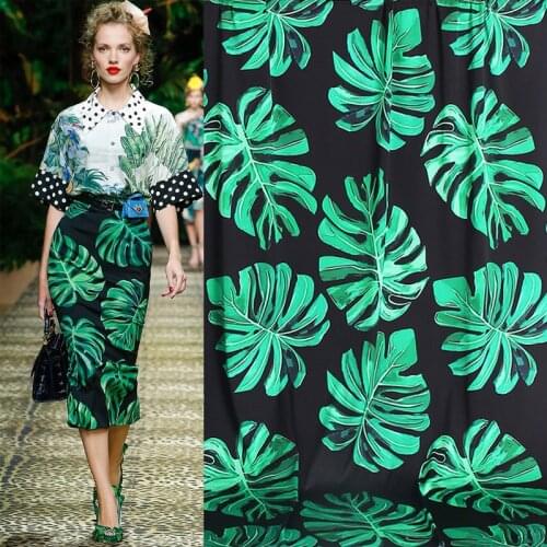 100X125cm Green leaf monstera print on black Stretch satin Fabric For Woman Summer Dress Blouse Tissu Tela Хлопок материал DIY