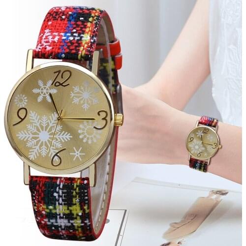 Women Watch Christmas Diamond Leather Band Analog Quartz Wristwatch Vogue Wrist Watches Gif New Santa Claus Snow Rhinestone 533