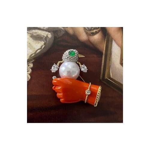 European and American vintage medieval series small hand-catch bird pearl gem brooch