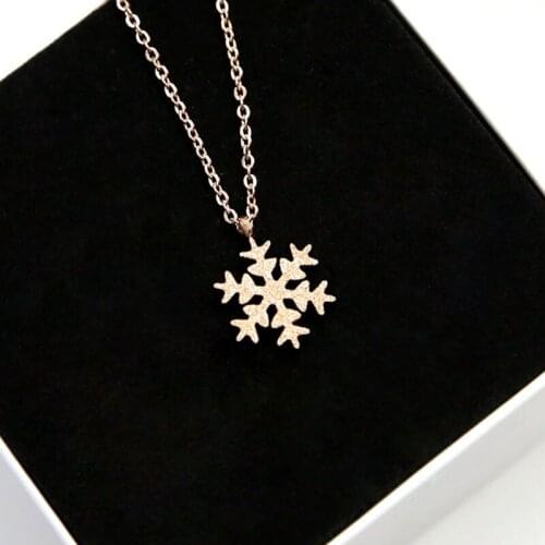 YUN RUO 2018 New Rose Gold Color Snowerflower Pendant Necklace Fashion Pure Titanium Steel Woman Jewelry Prevent Fade & Allergic